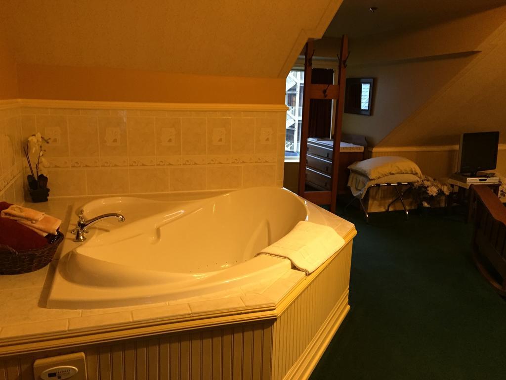Alaska'S Capital Inn Bed And Breakfast (Adults Only) Juneau Room photo